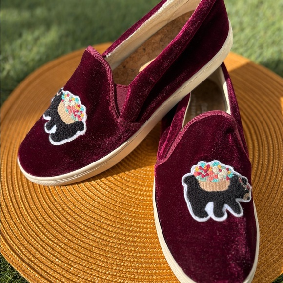 Soludos Burgundy Velvet Fuzzy Bear Slip-On Sneaker Size 8.5 - Picture 13 of 14